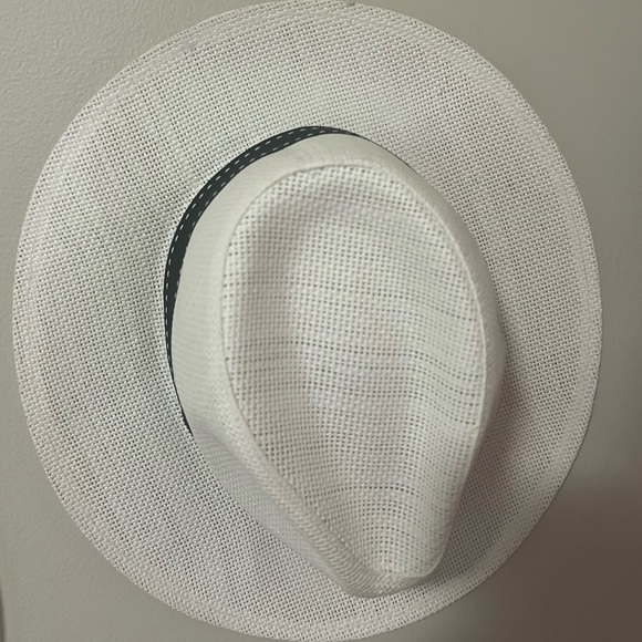 hat style - Picture 2 of 2